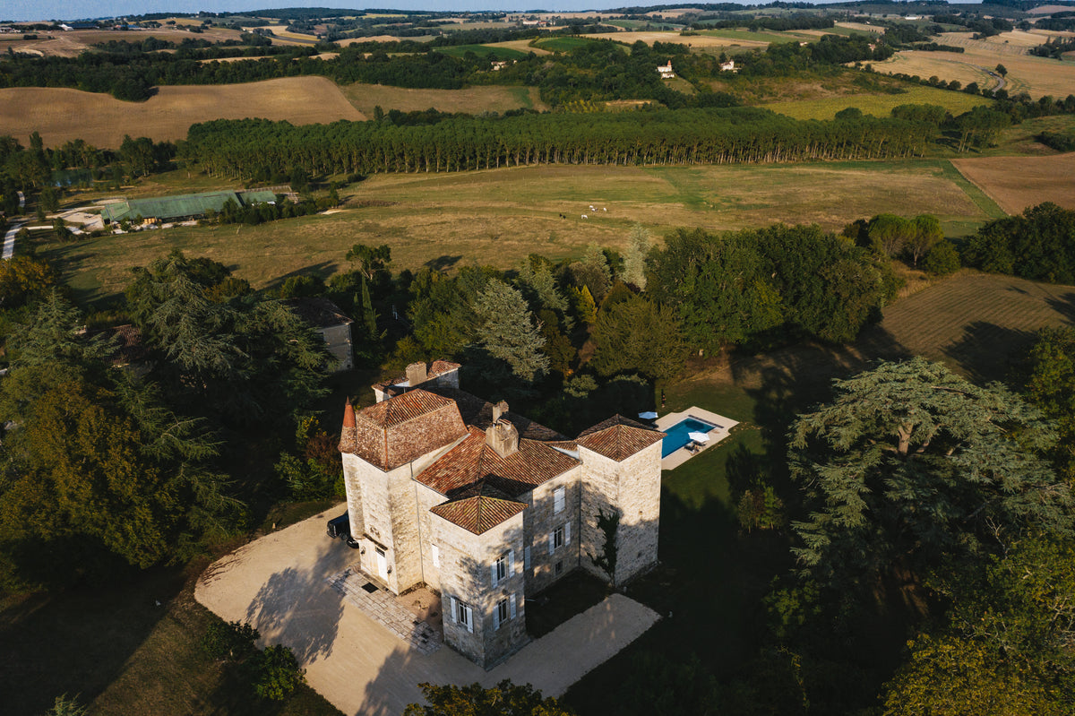 Le Château de Gensac au cœur de son domaine